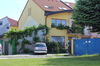 Pohľad z ulice od KD